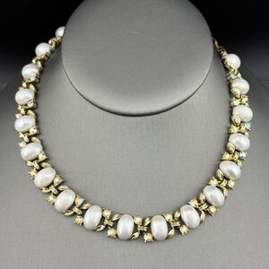 Vintage Lisner Gold-tone Oval Faux Pearl AB Rhinestones Collar Chocker Necklace